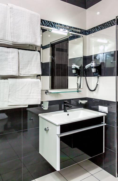 קמיאנסקה Hotel Premier מראה חיצוני תמונה